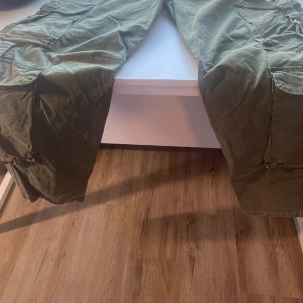 Zara Khaki Green Cargo pants